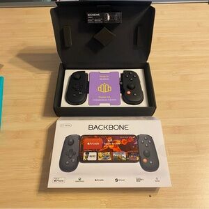 Backbone One Mobile Gaming Controller for iPhone Lightning Black New BB-02-B-R